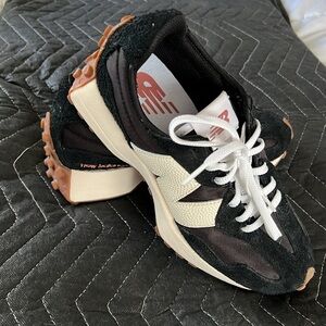 New Balance 327- Worn once!!